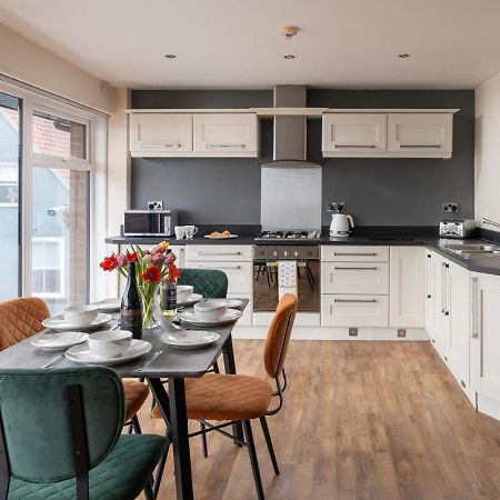 Number 3 Pier Road Apartment Уитби Экстерьер фото