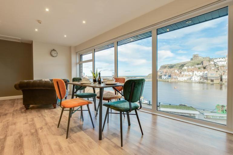 Number 3 Pier Road Apartment Уитби Экстерьер фото